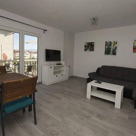 Apartment Jure Slatine