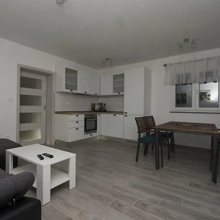Jure Apartment Slatine