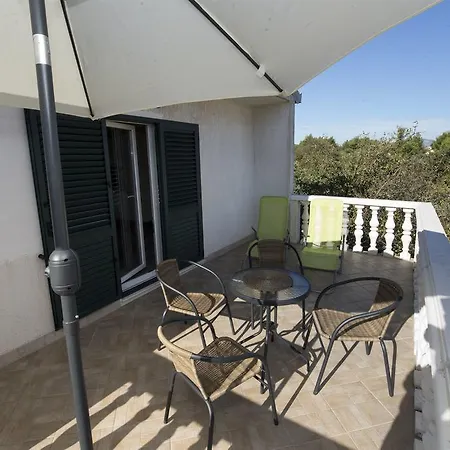 Jure Apartment