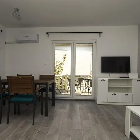 Apartment Jure *