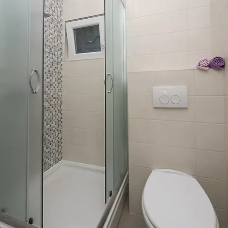 Jure Apartmán Slatine